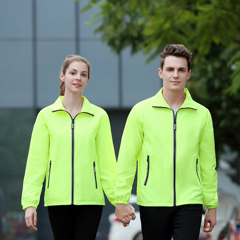 महिला जलरोधक जाकीट